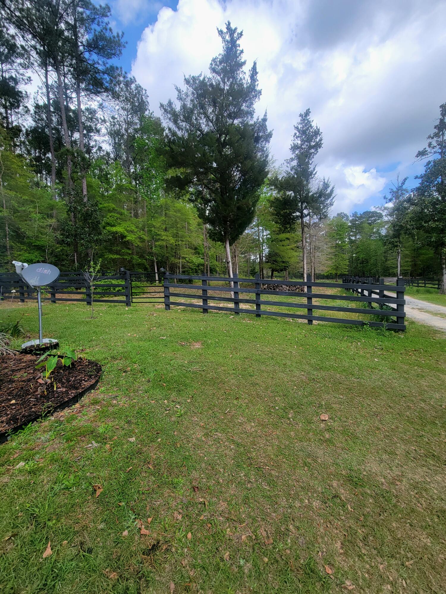 1508 Crooked Creek Road Ponce de Leon, FL 32455 - Photo 46 of 64 a view of a park with large trees