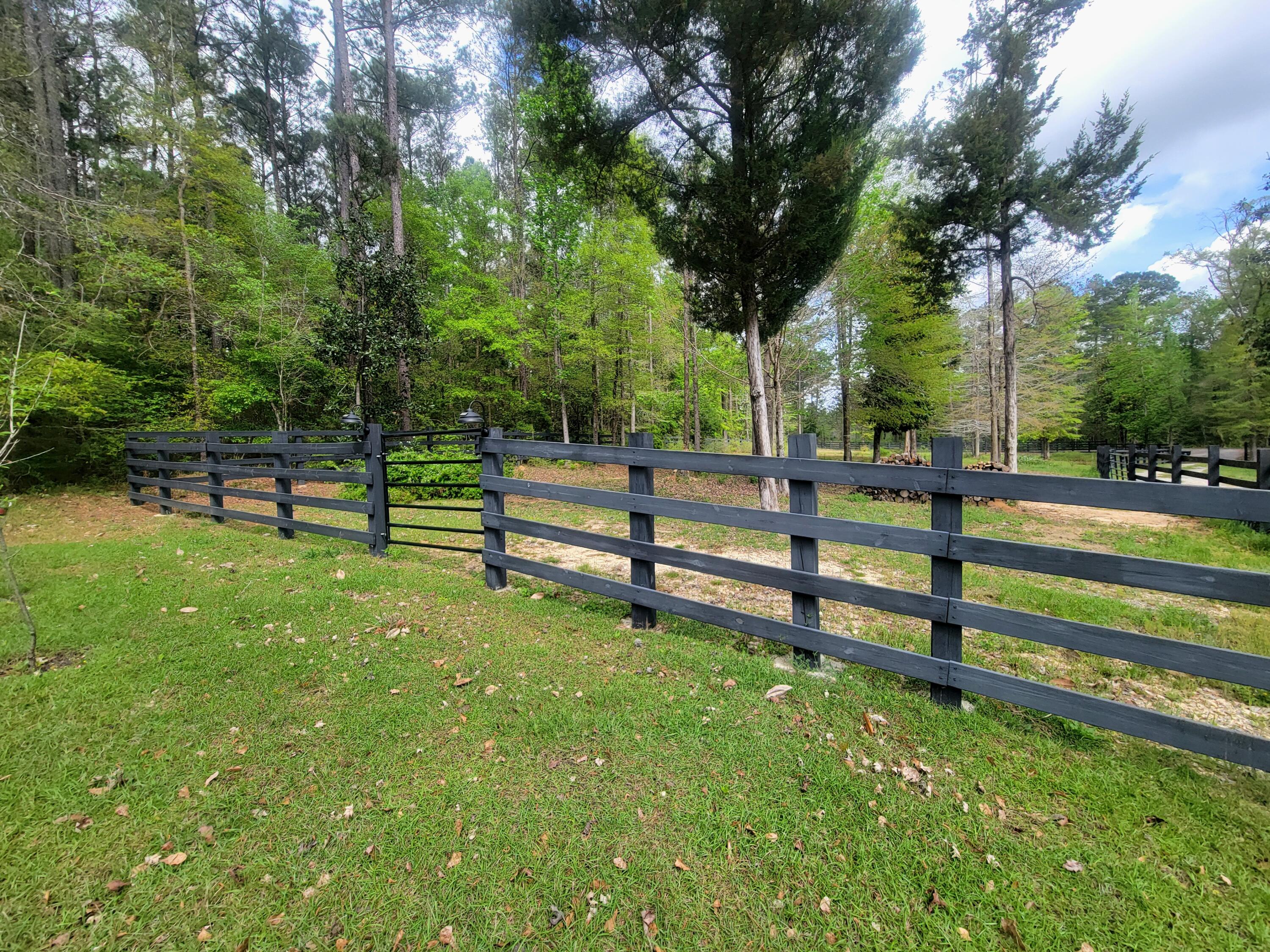 1508 Crooked Creek Road Ponce de Leon, FL 32455 - Photo 59 of 64 a view of park with benches