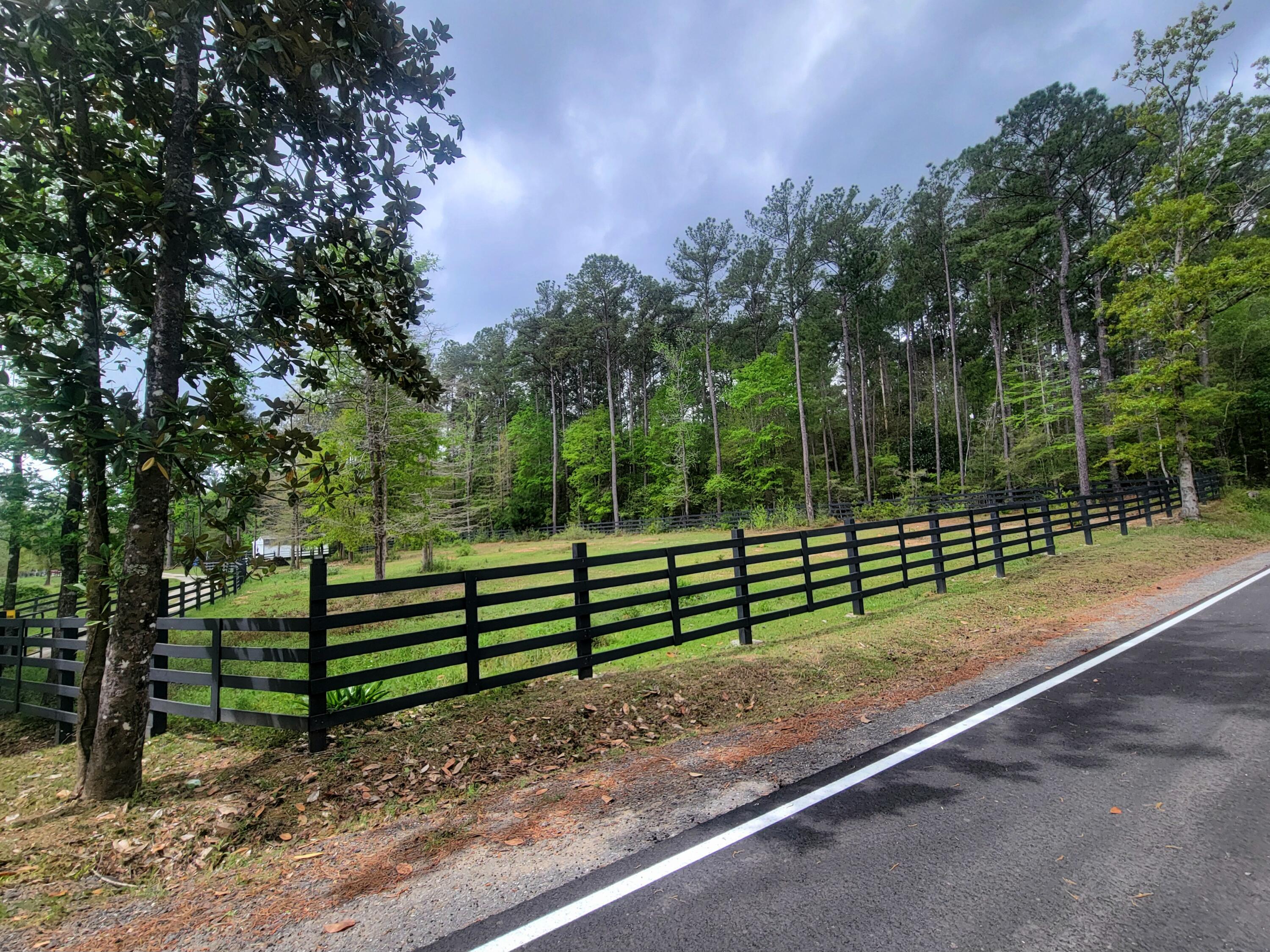 1508 Crooked Creek Road Ponce de Leon, FL 32455 - Photo 6 of 64 a park view with a bench