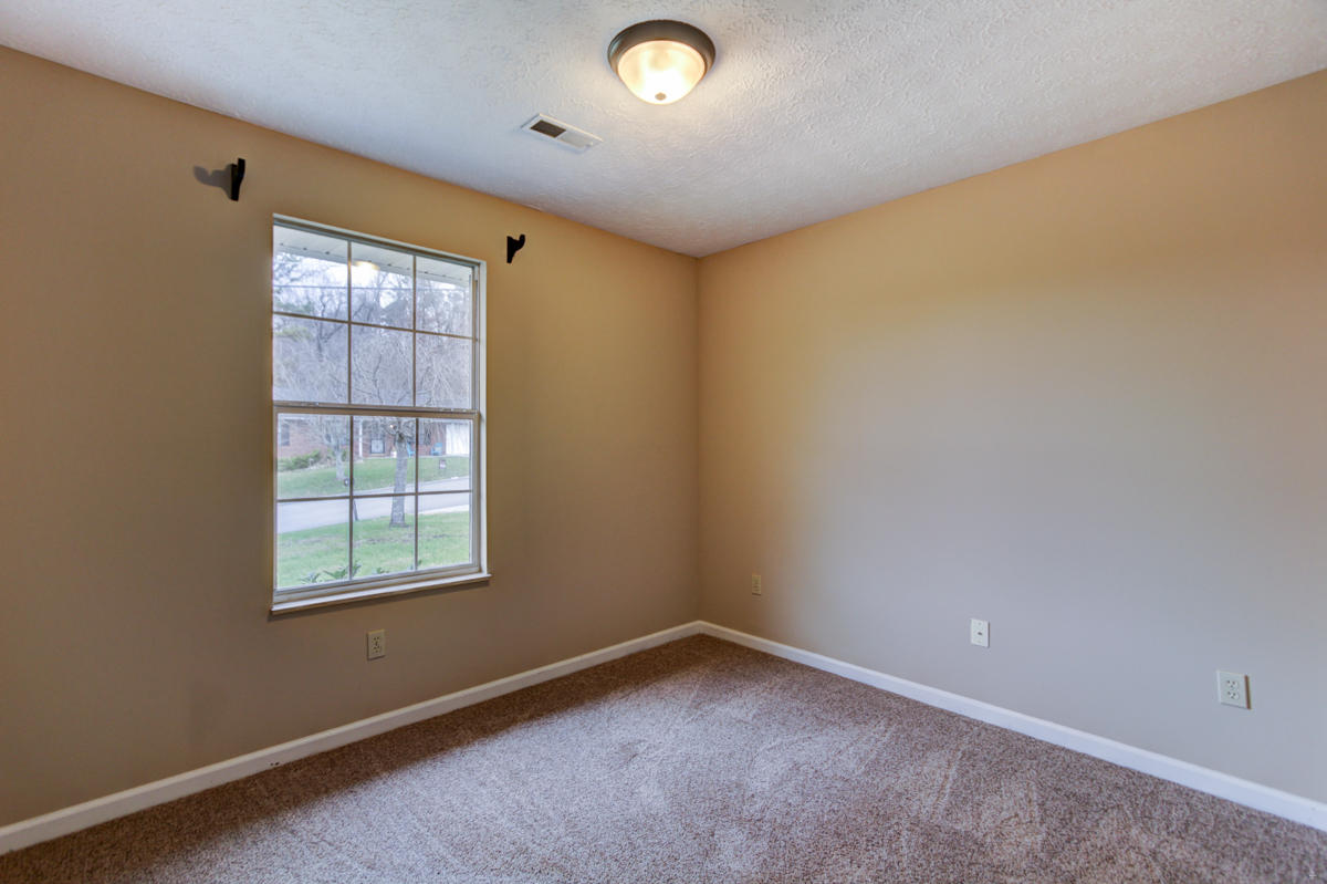 5014 Stewart Ridge Road Knoxville, TN 37938 - Photo 18 of 23 Bedroom 3