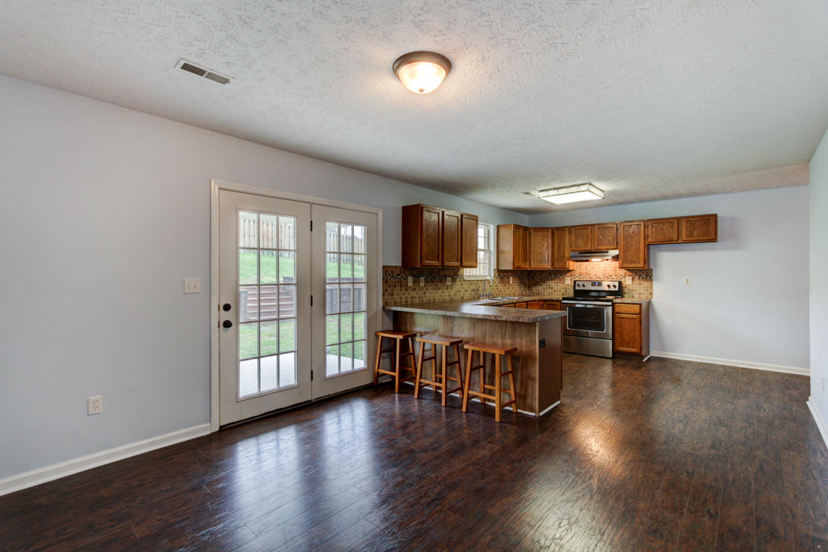 5014 Stewart Ridge Road Knoxville, TN 37938 - Photo 5 of 23 Kitchen/Dining