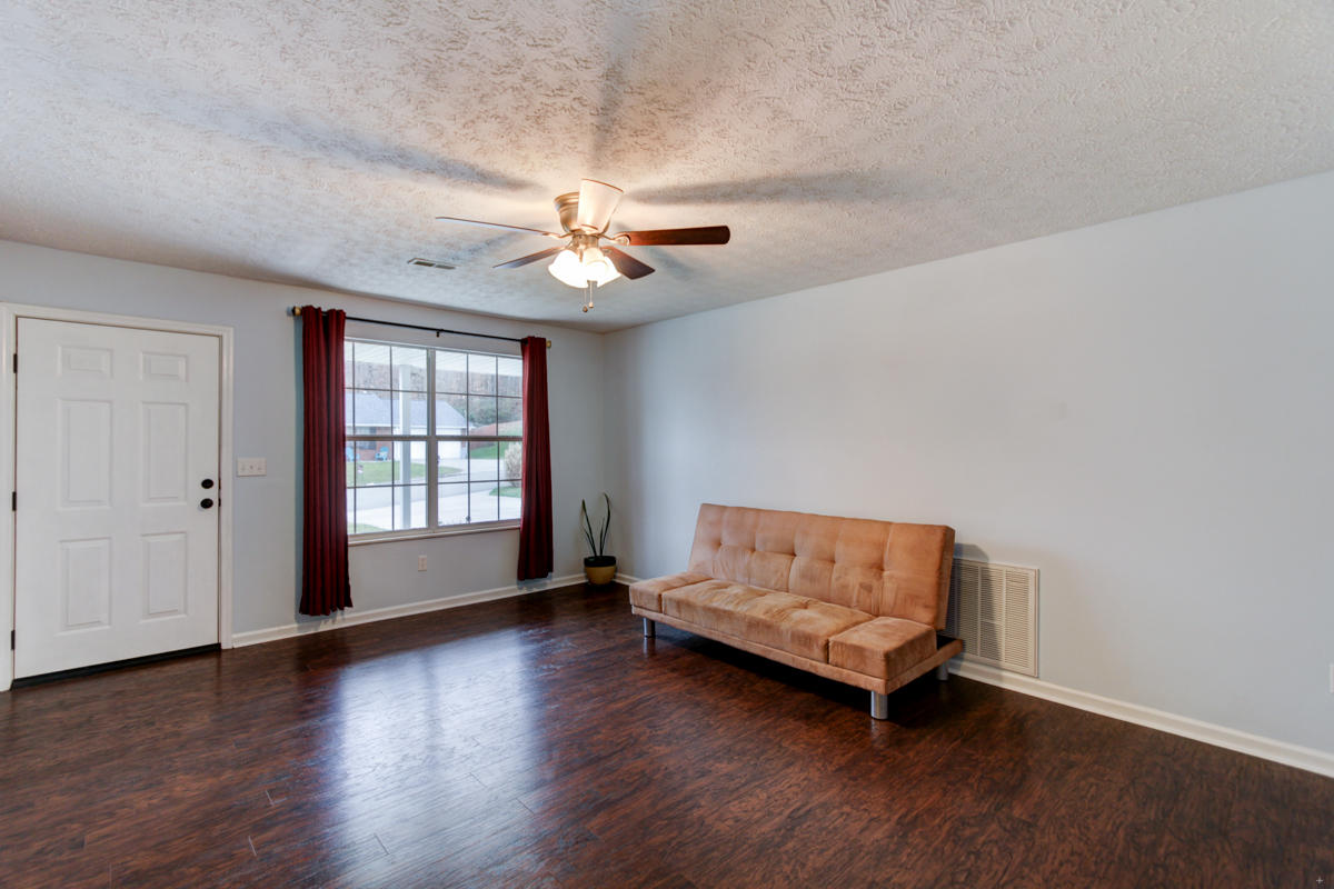5014 Stewart Ridge Road Knoxville, TN 37938 - Photo 10 of 23 Living Room 2