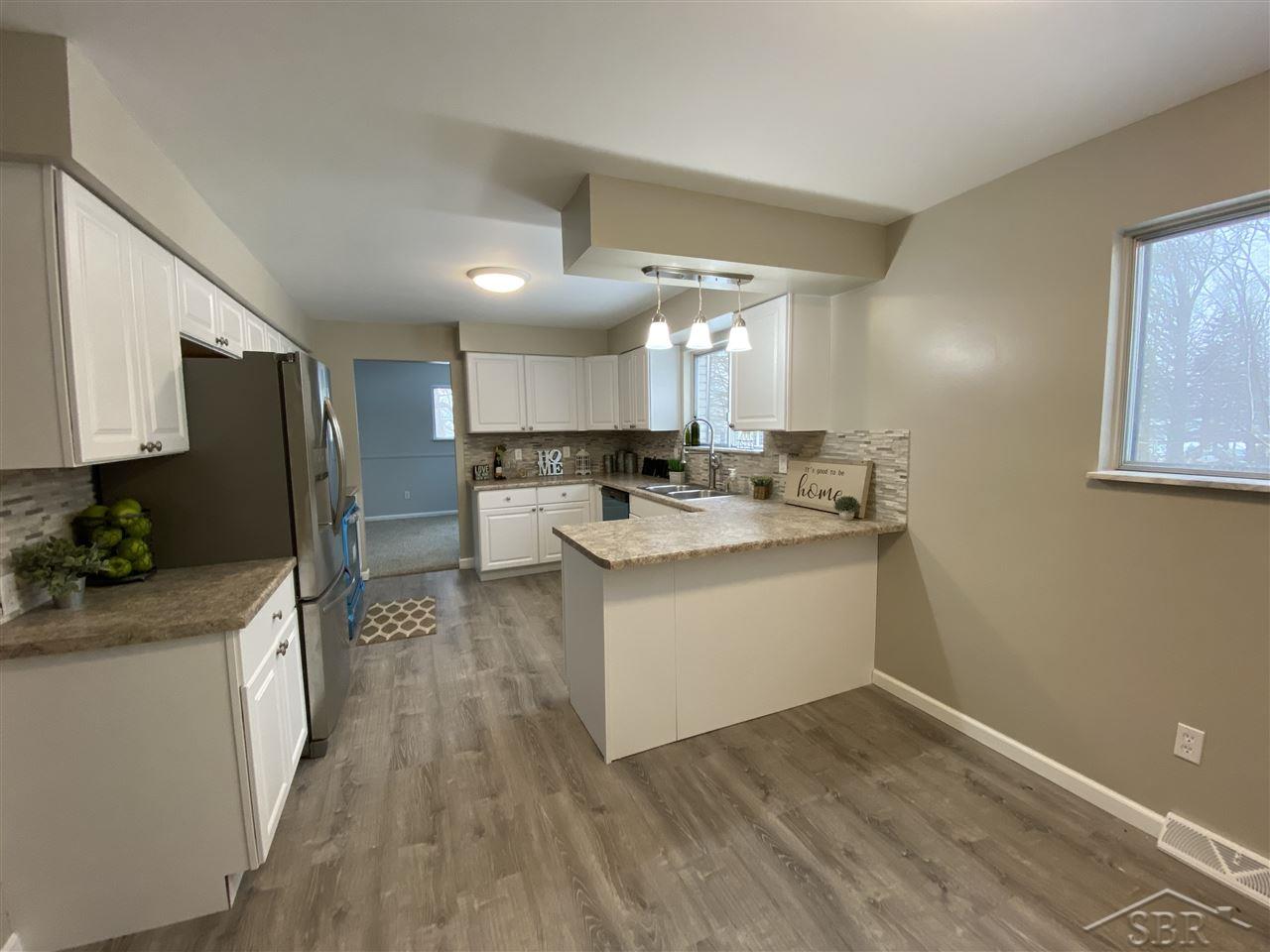 900 South Miller Road Saginaw, MI 48609 - Photo 4 of 35 50003637-3.JPG