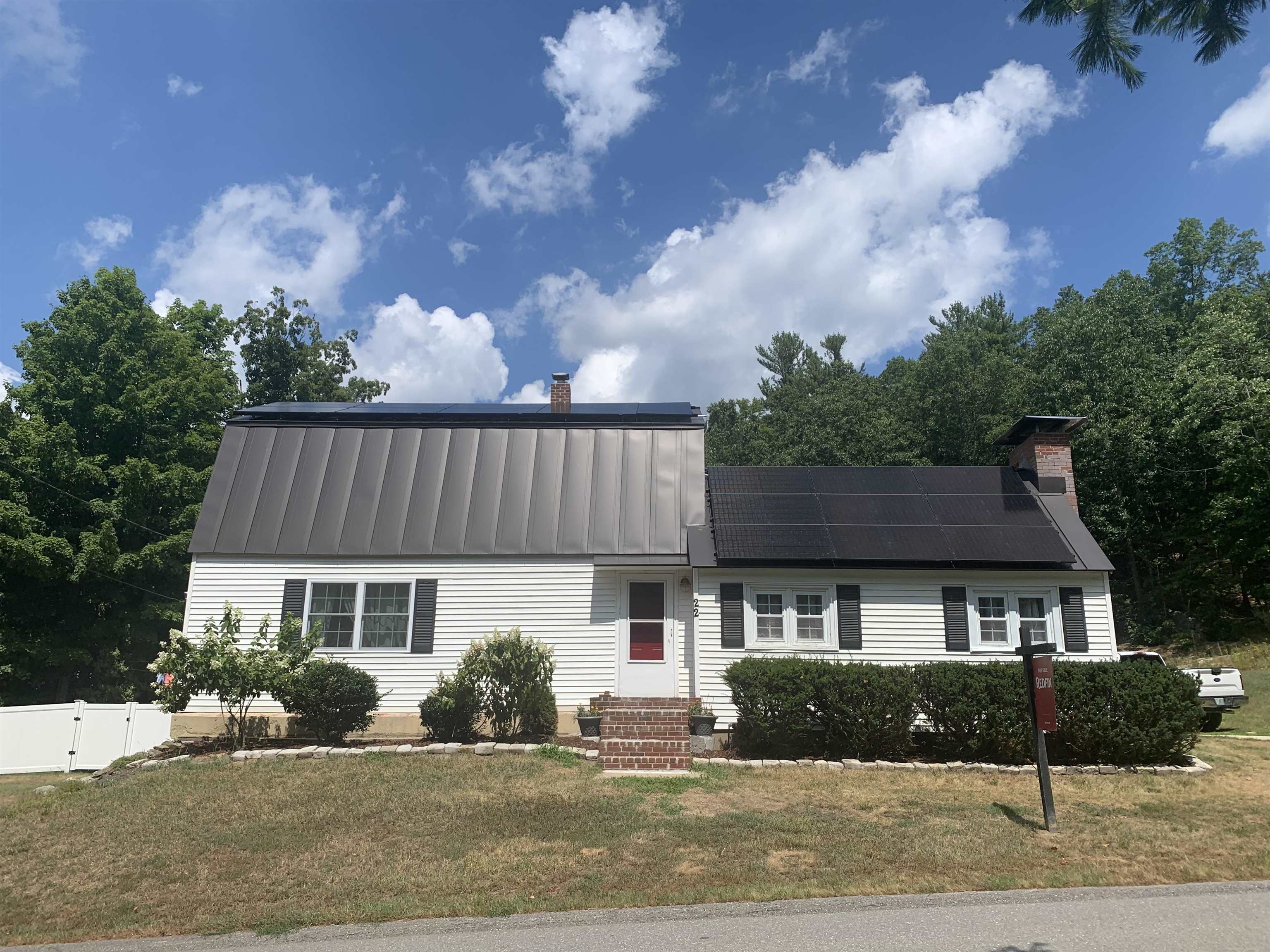22 Goodhue Road Derry, NH 03038 - Photo 2 of 39
