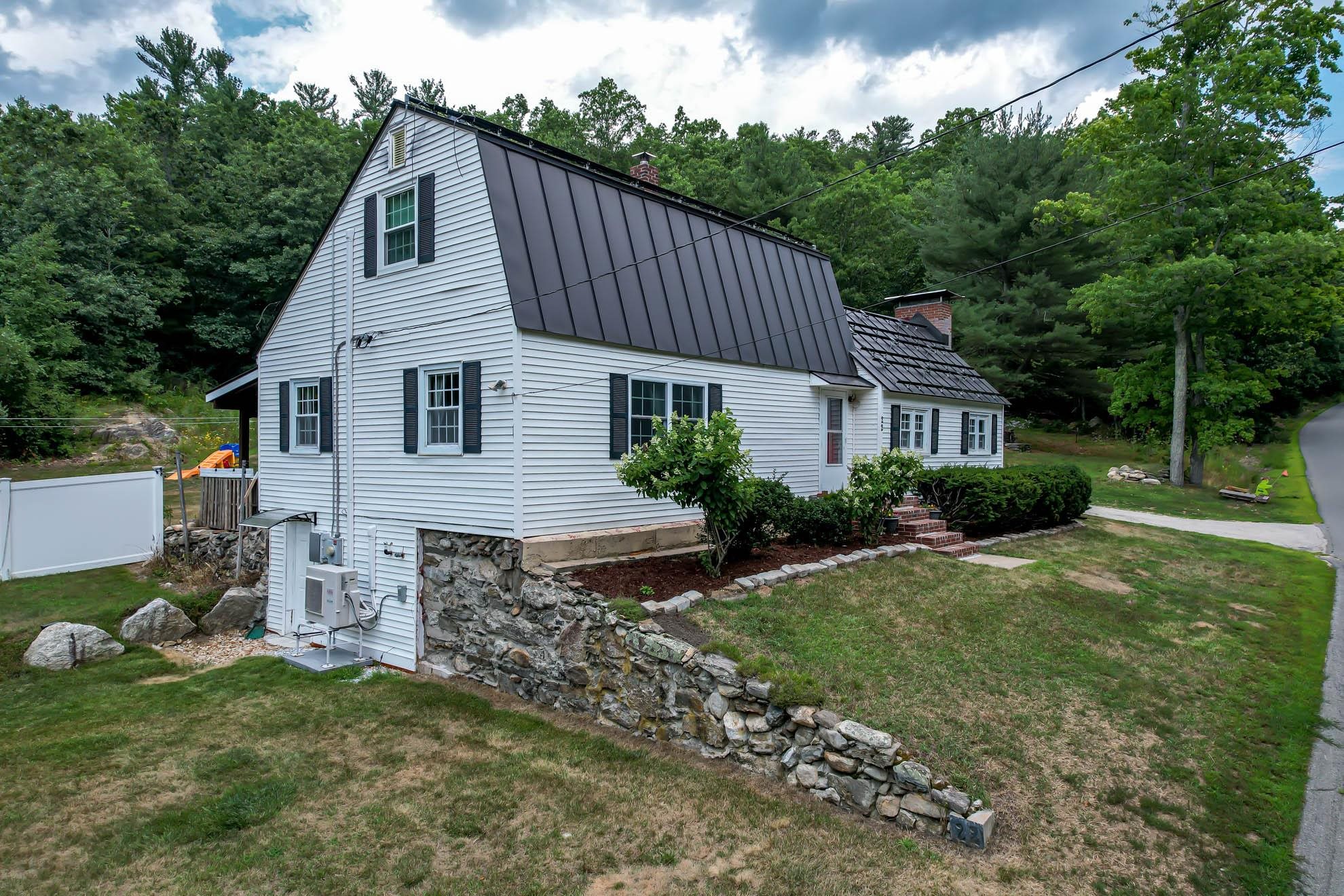 22 Goodhue Road Derry, NH 03038 - Photo 3 of 39