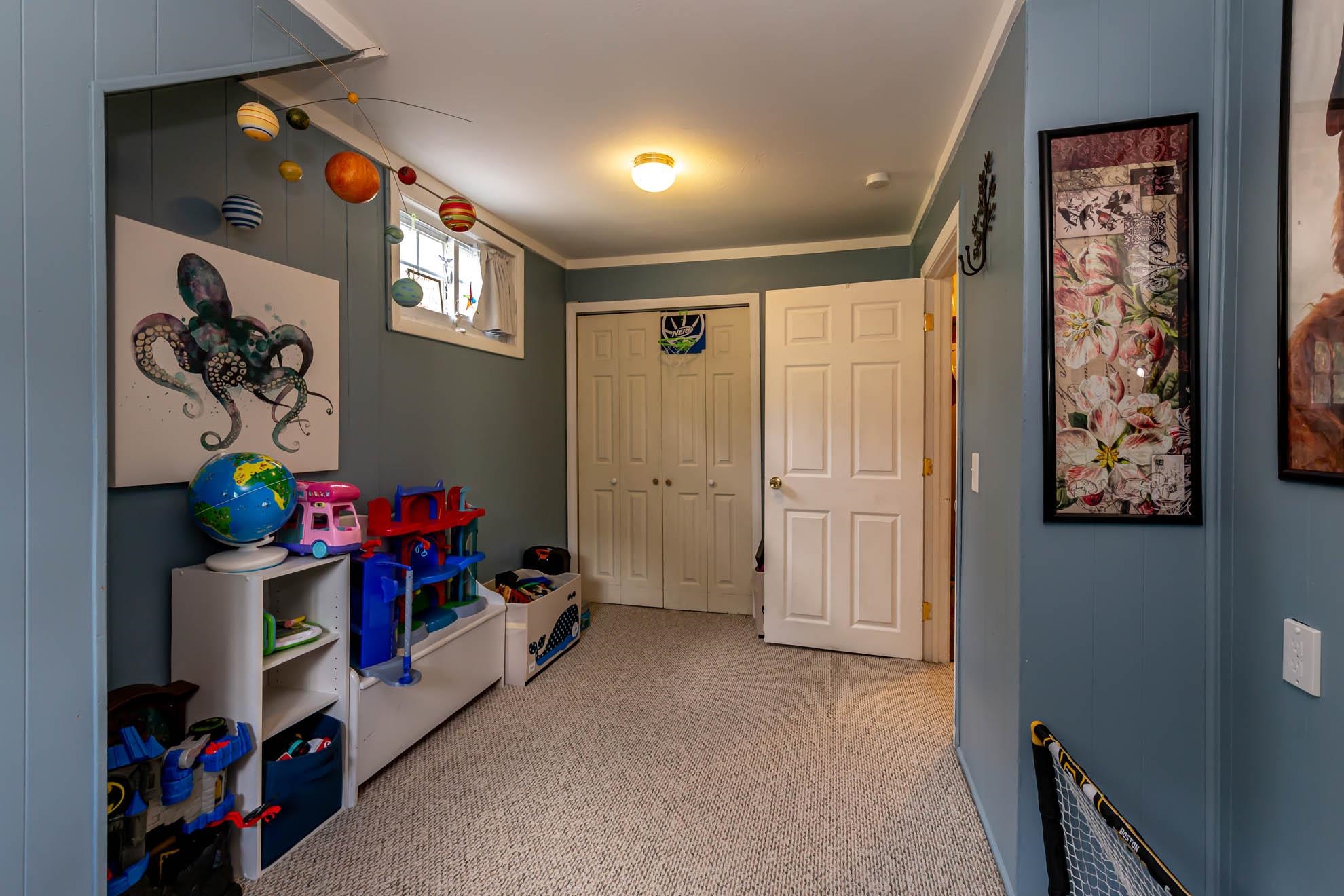 22 Goodhue Road Derry, NH 03038 - Photo 31 of 39