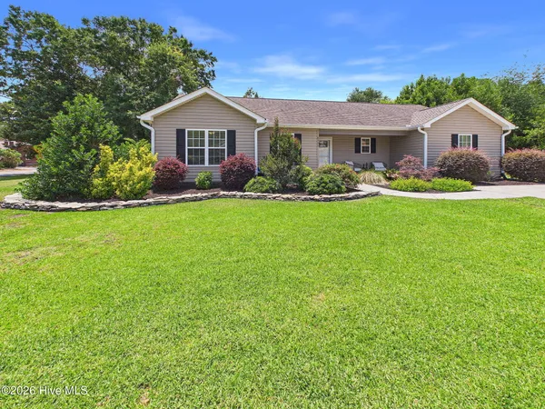 $415,000 | 4906 Ilex Drive, Wilmington, NC 28412
