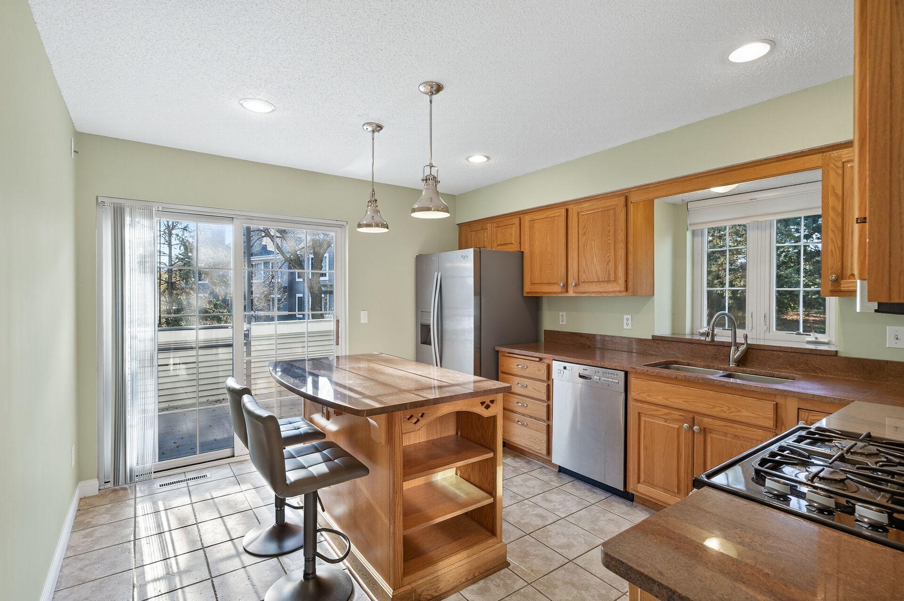 15675 25th Circle North, Unit A Plymouth, MN 55447 - Photo 8 of 29