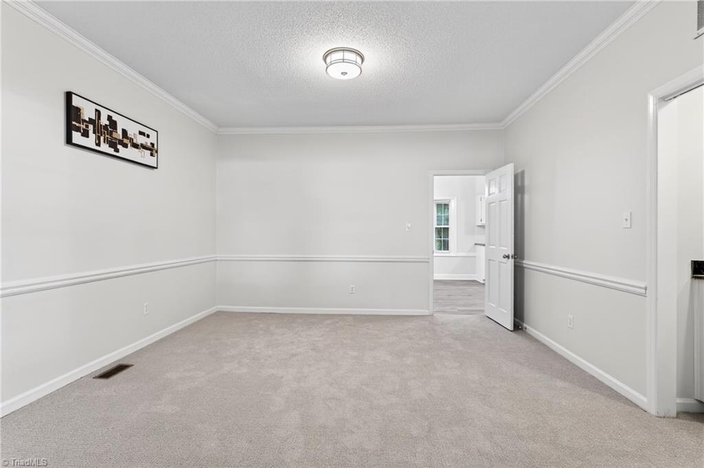 534 Lindley Road Greensboro, NC 27410 - Photo 11 of 48