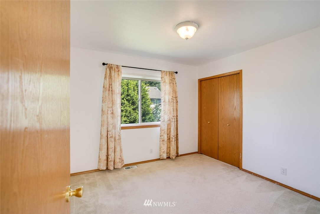 1954 Union Avenue Northeast Renton, WA 98059 - Photo 13 of 19