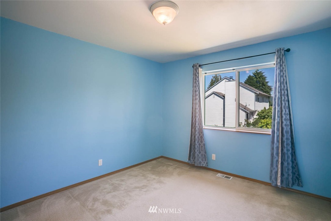 1954 Union Avenue Northeast Renton, WA 98059 - Photo 15 of 19