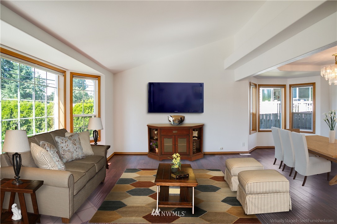 1954 Union Avenue Northeast Renton, WA 98059 - Photo 3 of 19