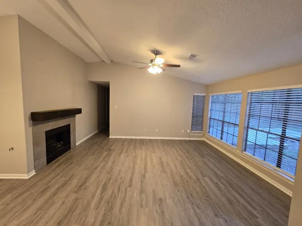 $2,000 | 8 Camberwell Court, The Woodlands, TX 77380