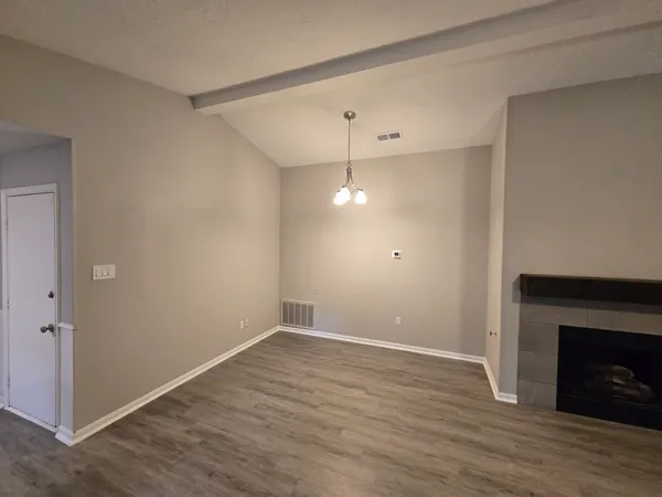 $2,000 | 8 Camberwell Court, The Woodlands, TX 77380