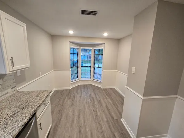 $2,000 | 8 Camberwell Court, The Woodlands, TX 77380