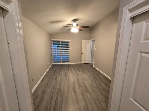 $2,000 | 8 Camberwell Court, The Woodlands, TX 77380