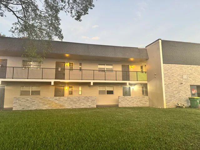 $1,800 | 7831 South Colony Circle, Unit 202, Tamarac, FL 33321