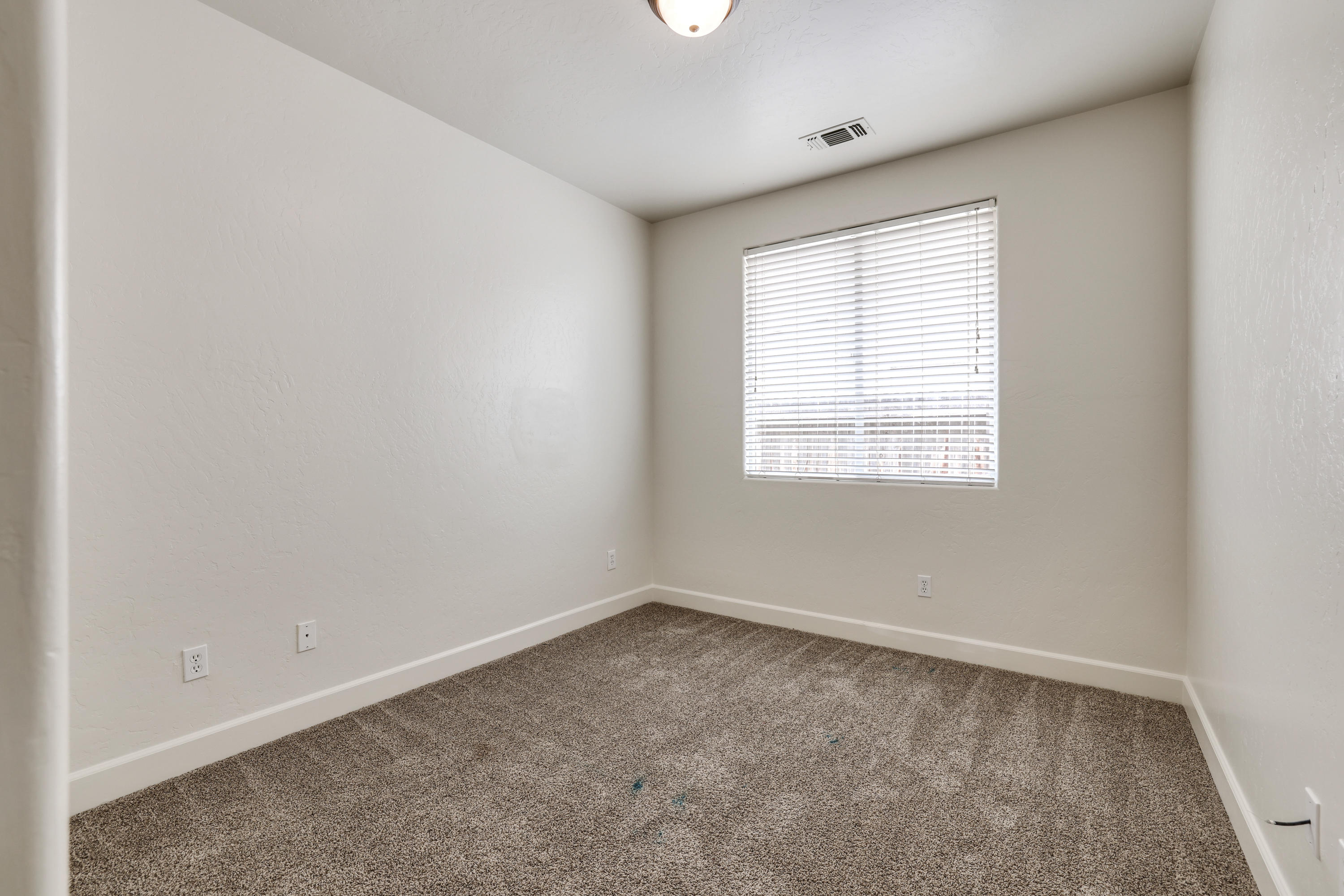 346 Martin Street Tulare, CA 93274 - Photo 26 of 33 d50a6657-d50a6659