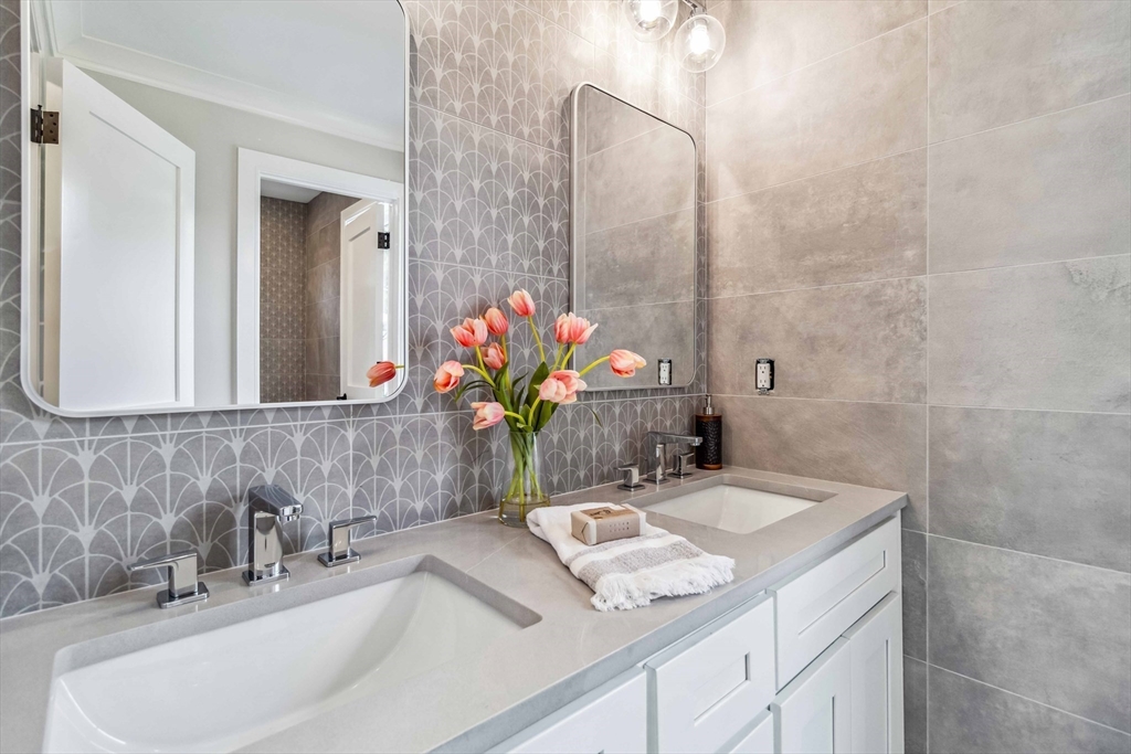 281 Ward Street Newton, MA 02459 - Photo 22 of 28