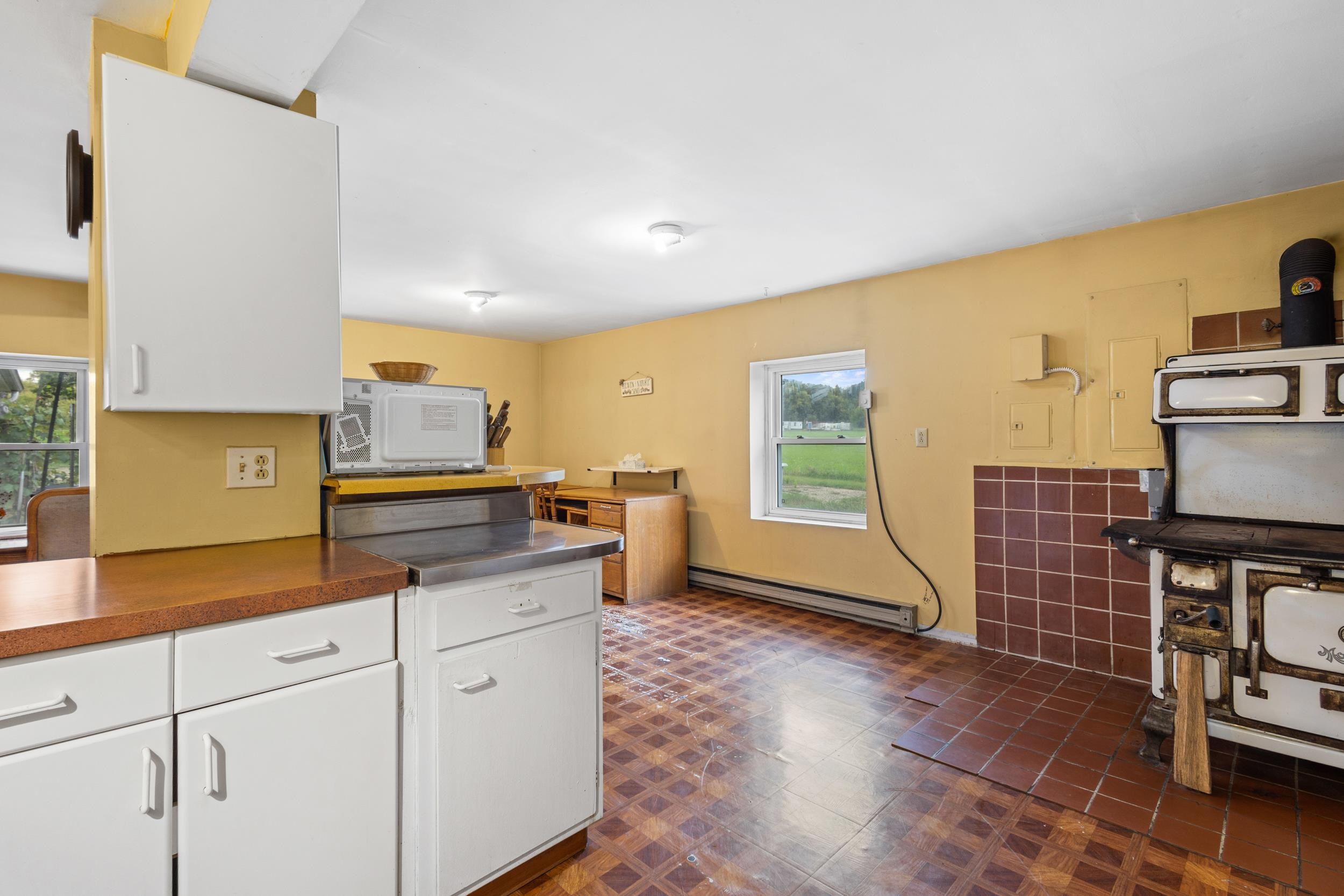 N9529 Monthey Road Pardeeville, WI 53954 - Photo 13 of 90 Gallery Image 13