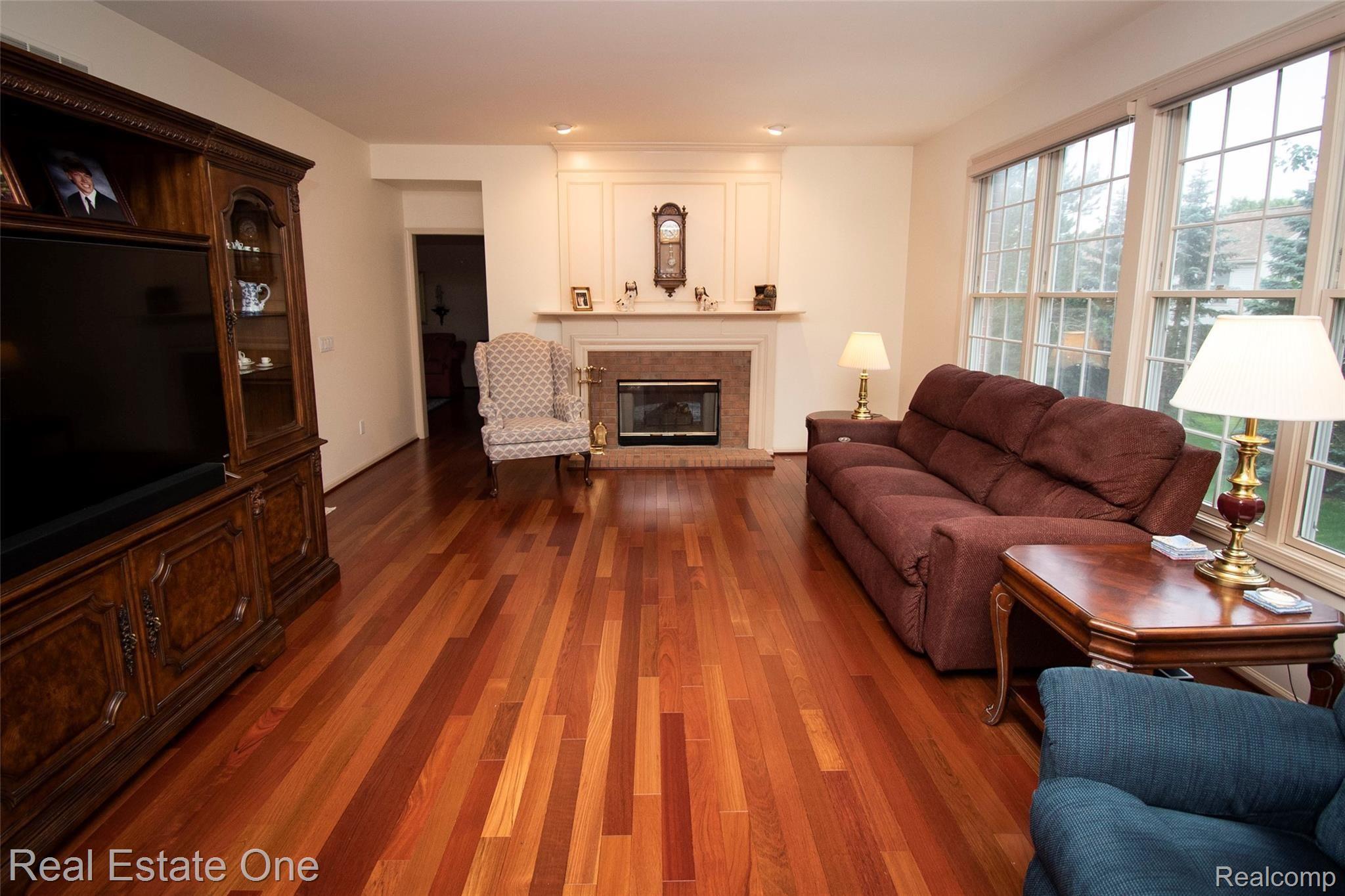 1906 Watson Circle Rochester, MI 48306 - Photo 12 of 37 CKR_1906Watson_6080.jpg