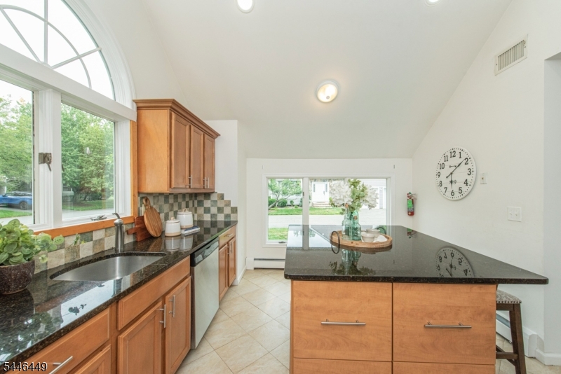 19 Matthew Road Wayne, NJ 07470 - Photo 9 of 24