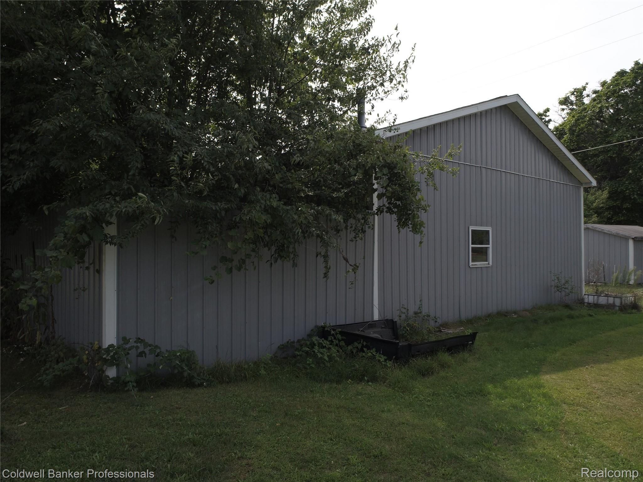 1845 Peppermill Road Lapeer, MI 48446 - Photo 17 of 61 DJI_0488.JPG