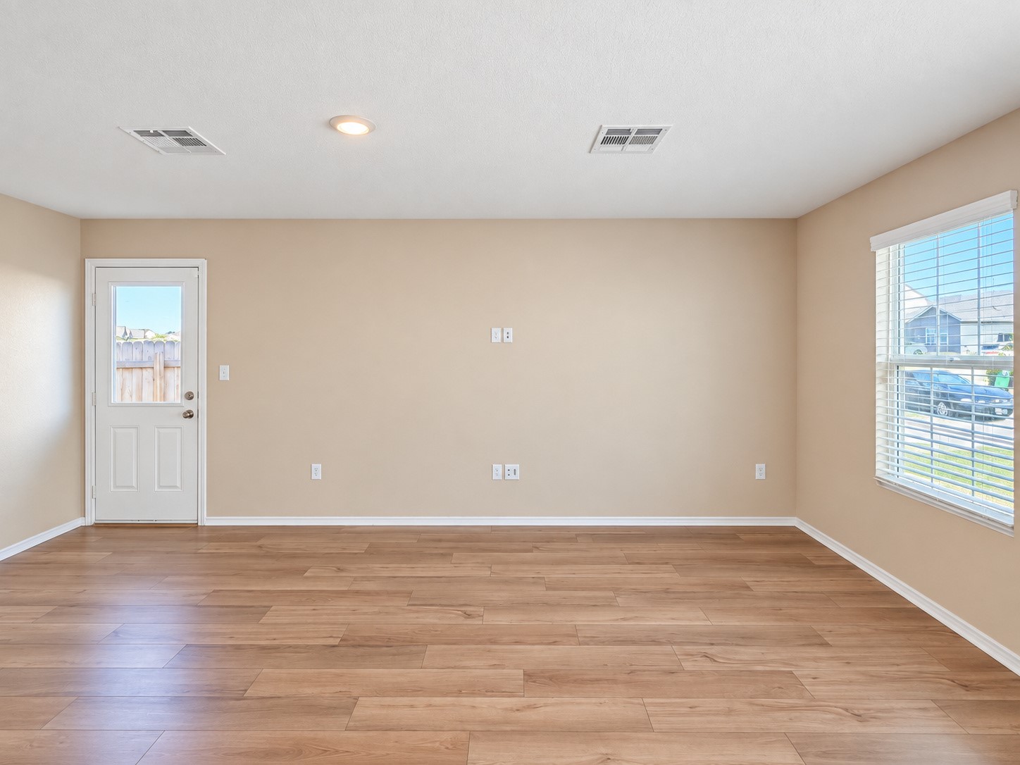 14011 Mussel Run Elgin, TX 78621 - Photo 4 of 10 Gallery Image 4