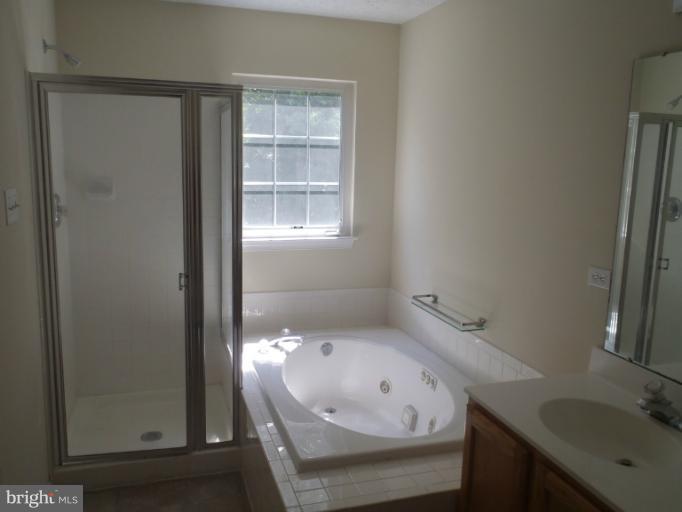 505 Silverside Road Edgewood, MD 21040 - Photo 8 of 27 Bath (Master)