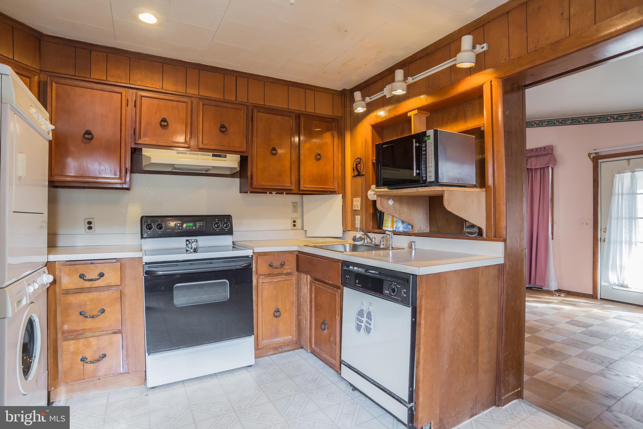 1411 Shore Road Middle River, MD 21220 - Photo 9 of 14