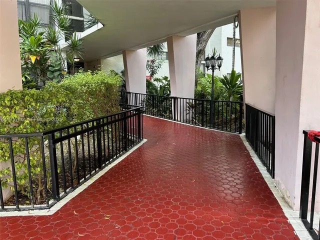 $2,050 | 17011 North Bay Road, Unit 211, Sunny Isles Beach, FL 33160