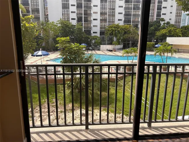 $2,050 | 17011 North Bay Road, Unit 211, Sunny Isles Beach, FL 33160