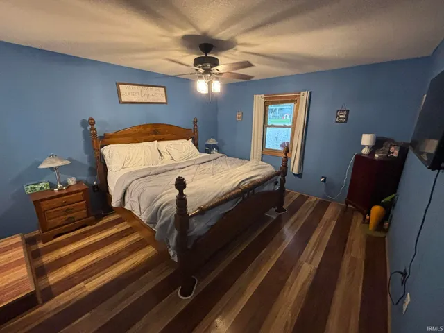 $229,900 | 106 East 16th Street, Vincennes, IN 47591