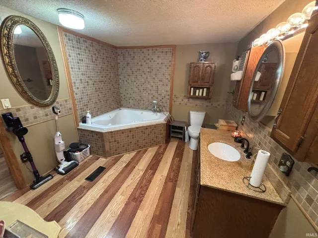 $229,900 | 106 East 16th Street, Vincennes, IN 47591