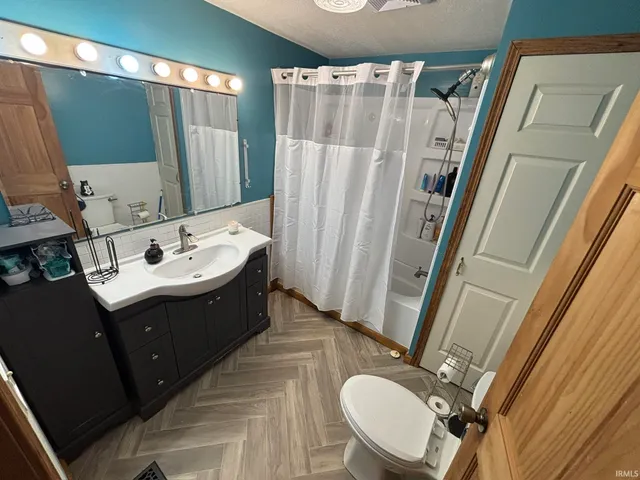 $229,900 | 106 East 16th Street, Vincennes, IN 47591