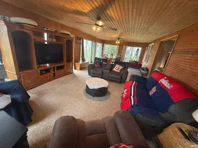 $229,900 | 106 East 16th Street, Vincennes, IN 47591