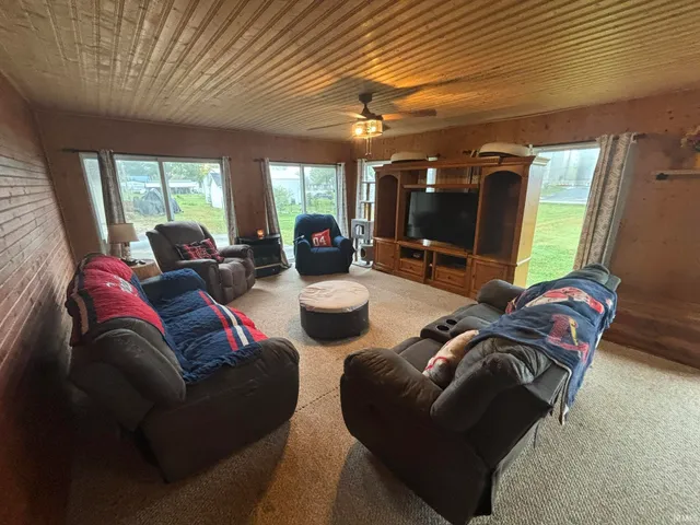 $229,900 | 106 East 16th Street, Vincennes, IN 47591