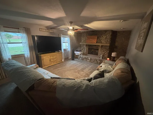 $229,900 | 106 East 16th Street, Vincennes, IN 47591