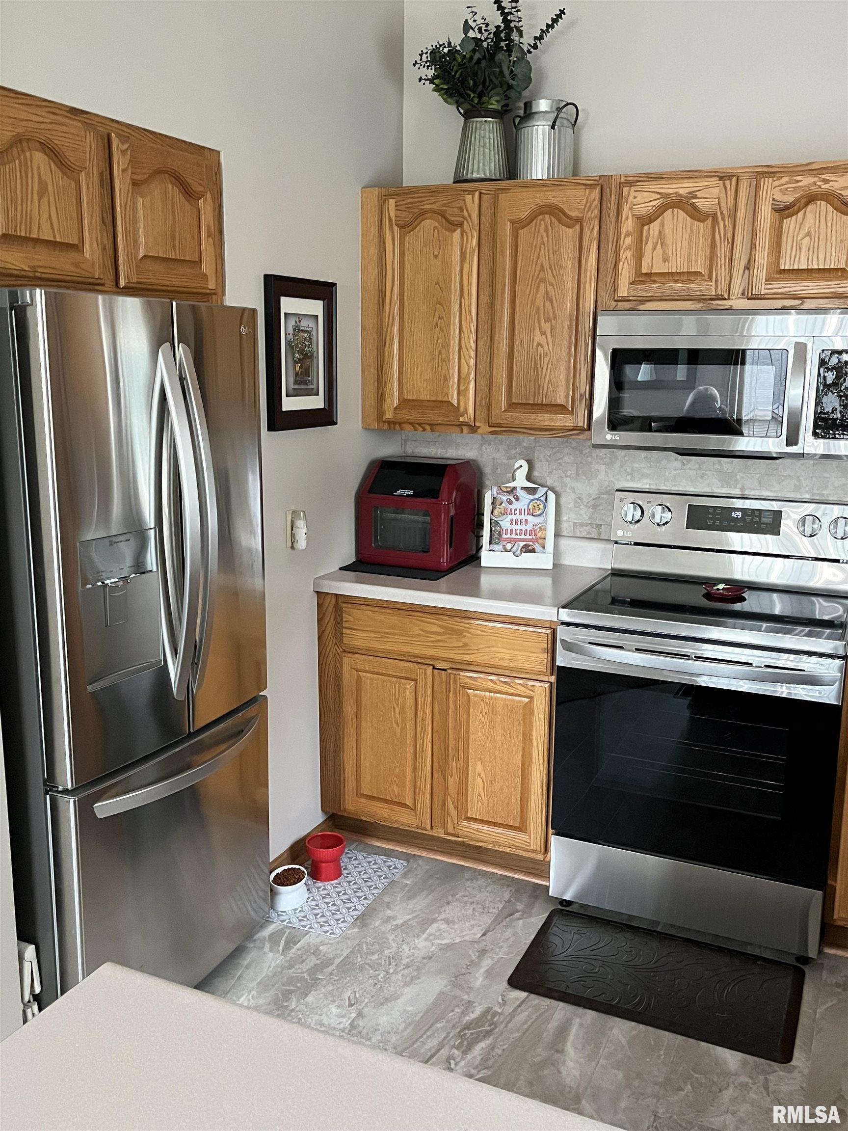 516 Mill Ridge Road Clinton, IA 52732 - Photo 10 of 18 Gallery Image 10