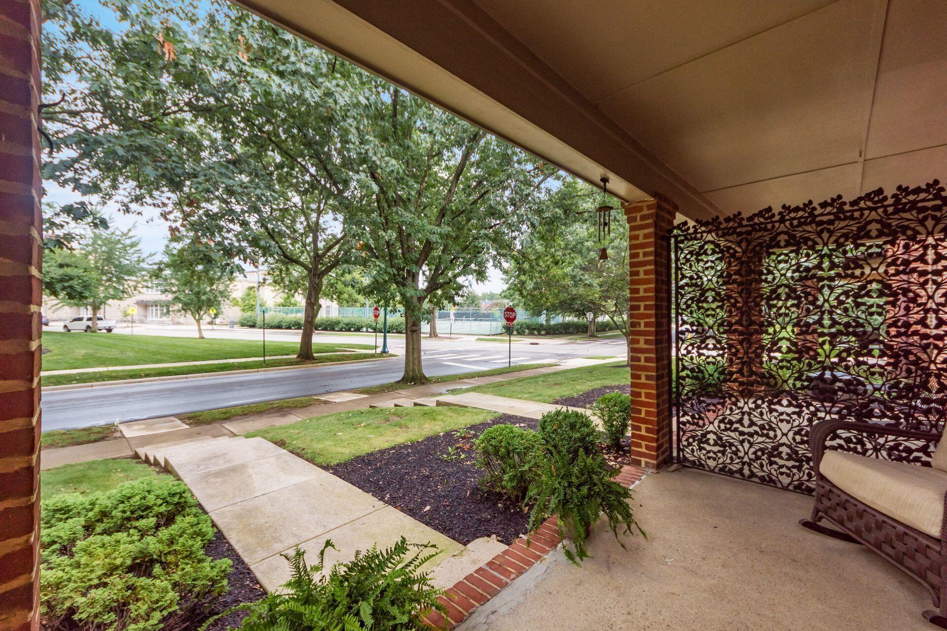 1896 Guilford Road Columbus, OH 43221 - Photo 4 of 42 Privacy Screen