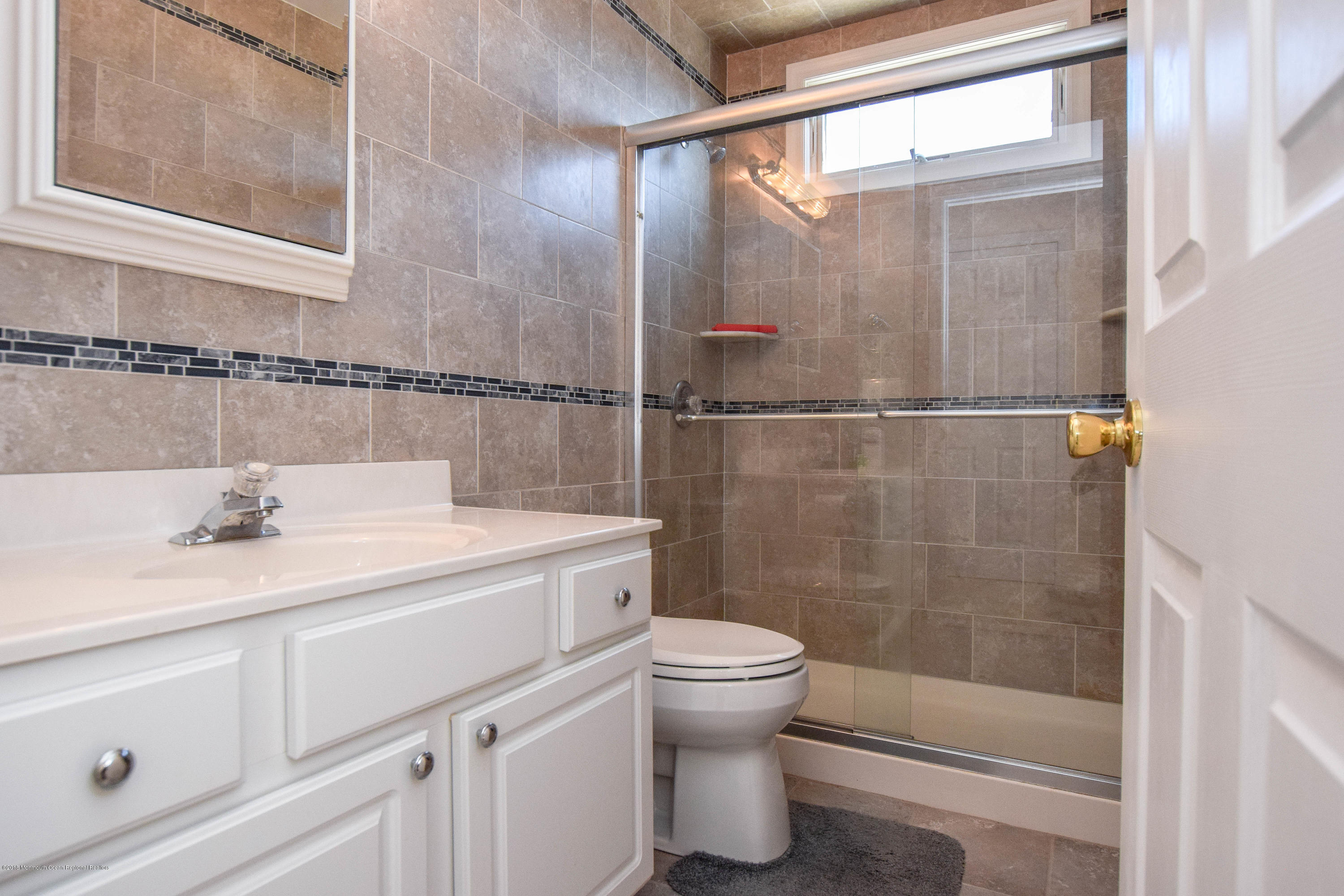 140 Peter Road Manahawkin, NJ 08050 - Photo 4 of 43 DSC_0022