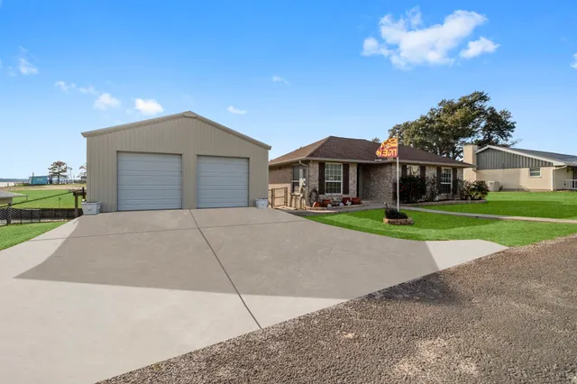 $499,900 | 330 Crestmont, Point Blank, TX 77364