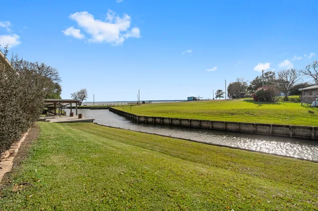 $499,900 | 330 Crestmont, Point Blank, TX 77364