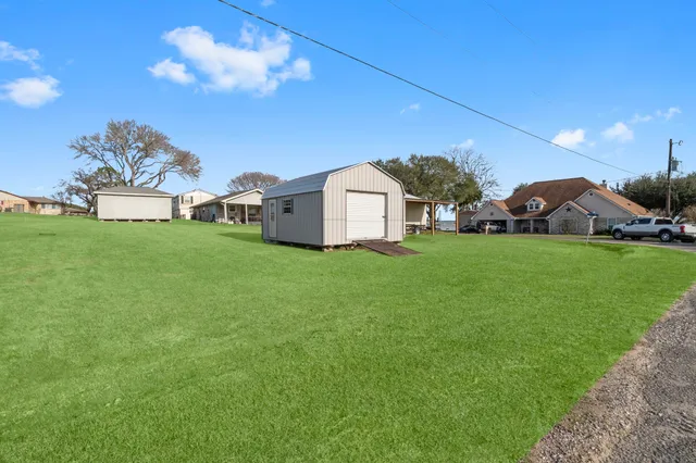 $499,900 | 330 Crestmont, Point Blank, TX 77364