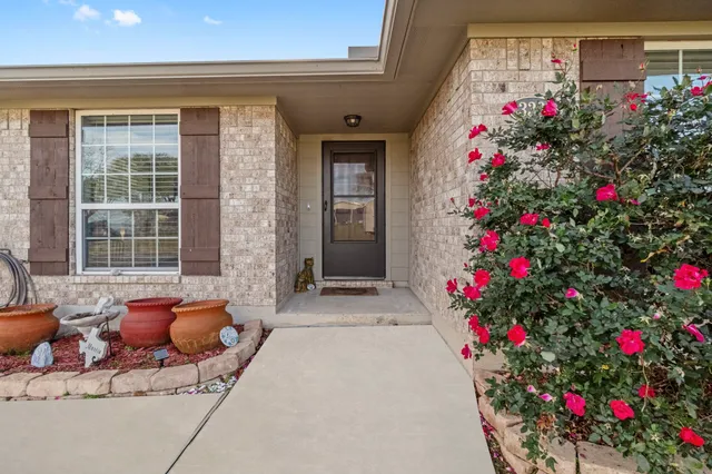 $499,900 | 330 Crestmont, Point Blank, TX 77364