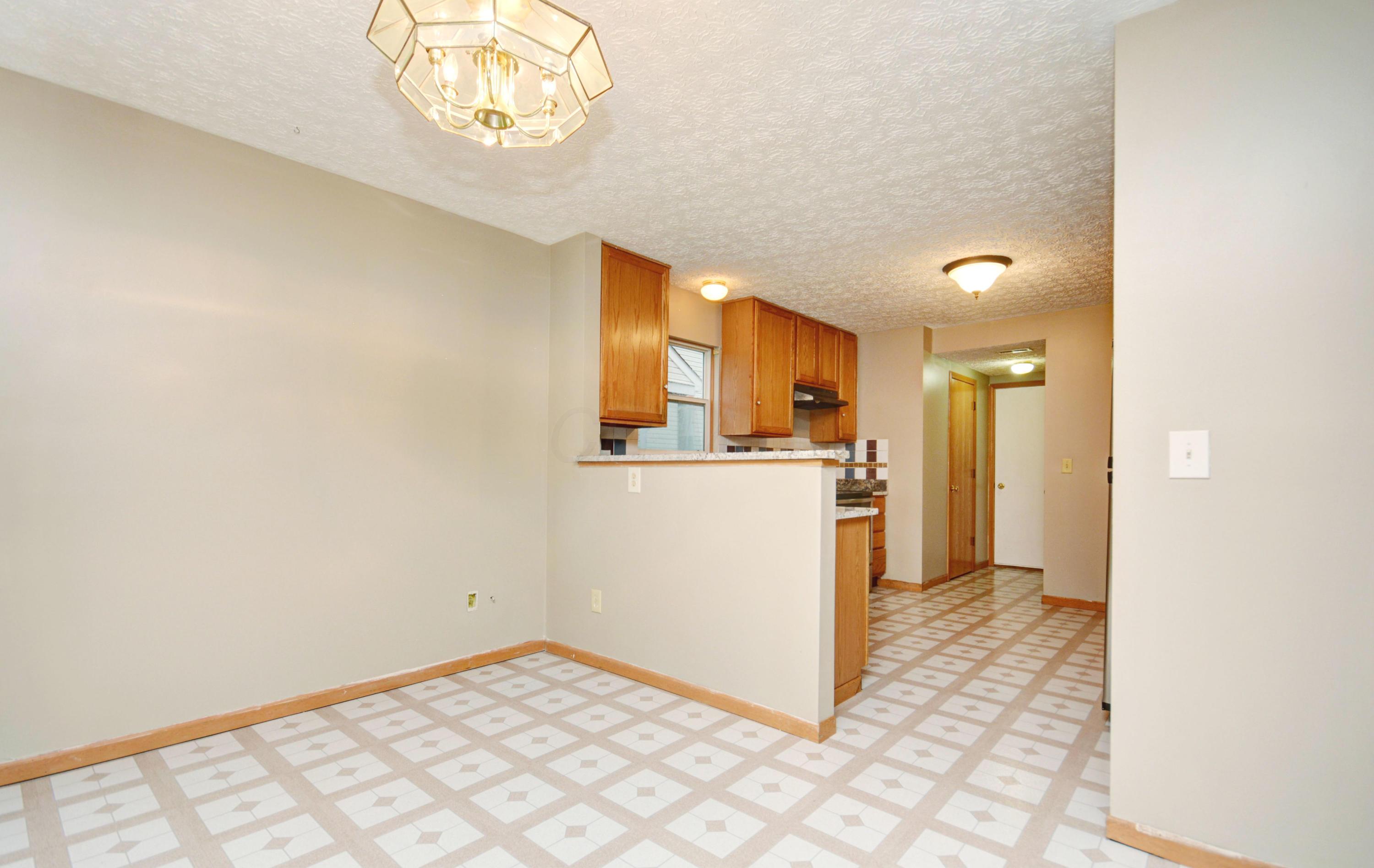 2165 Margo Road Columbus, OH 43229 - Photo 6 of 20 Gallery Image 6