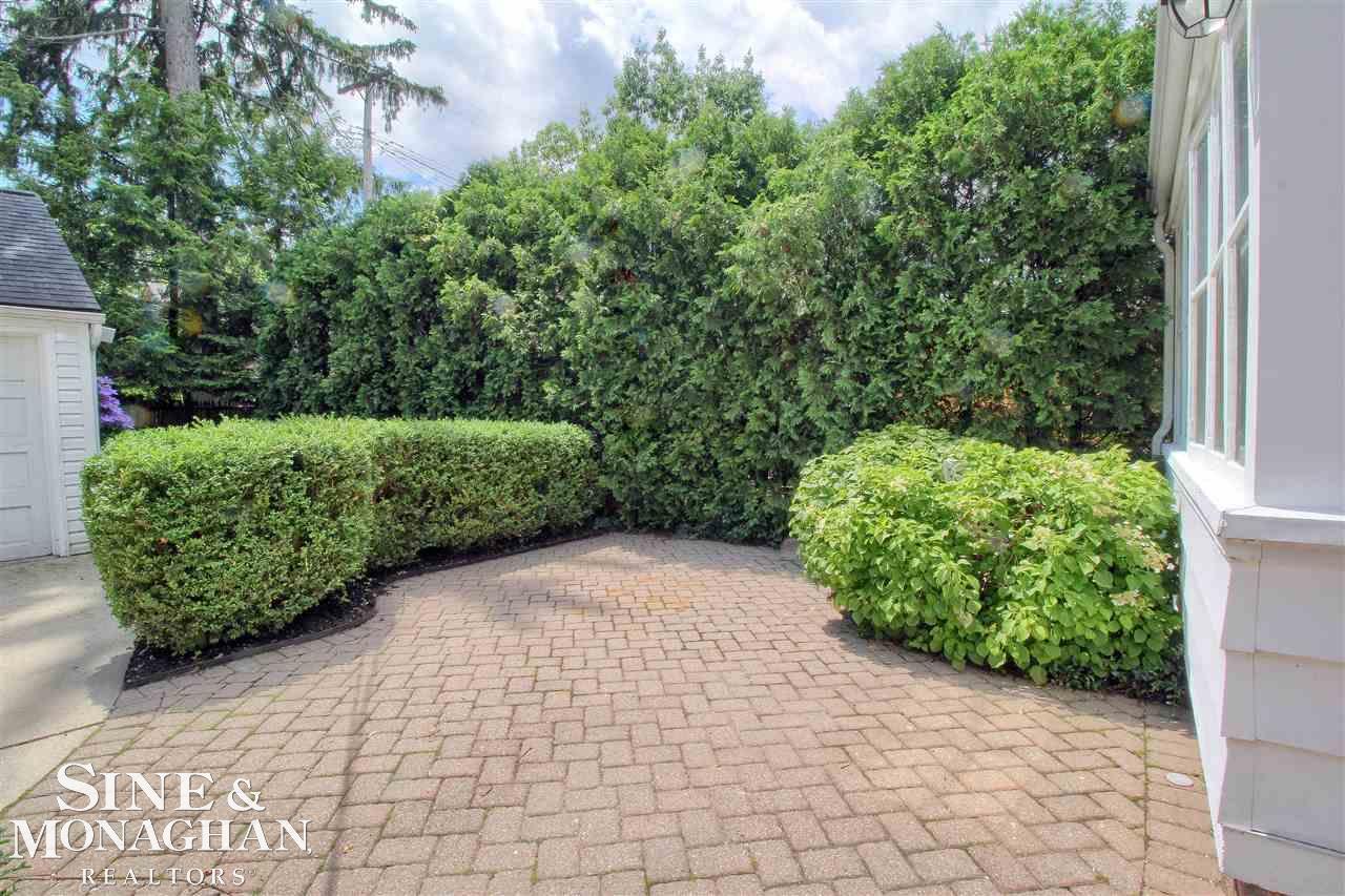 283 Merriweather Road Grosse Pointe Farms, MI 48236 - Photo 29 of 32