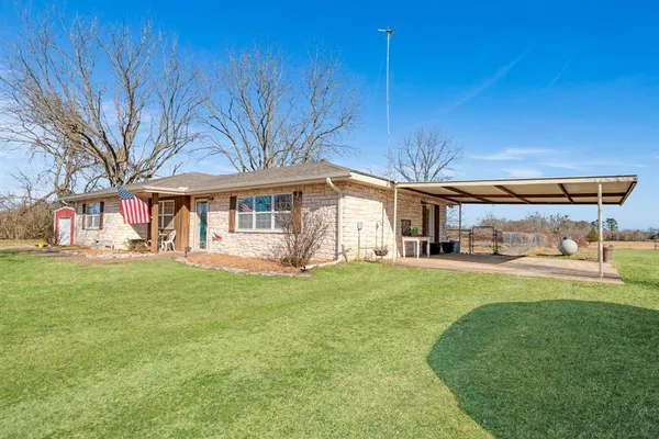 $269,900 | 14371 Farm Road 195, Bagwell, TX 75412