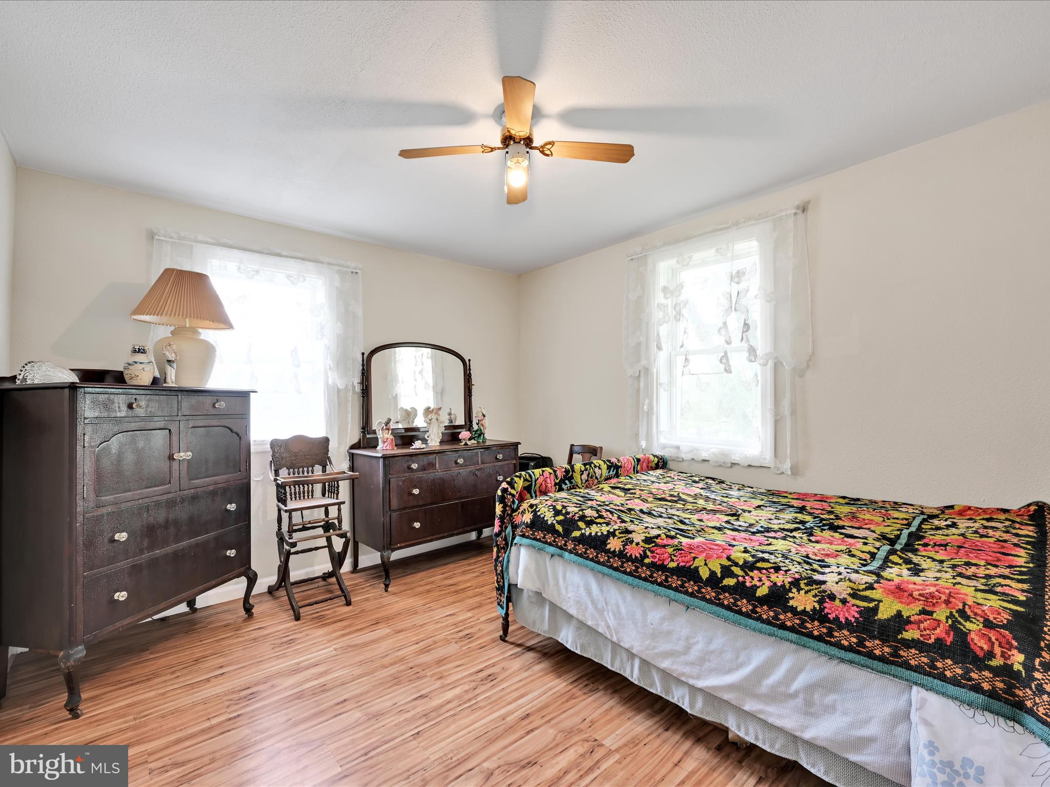742 Power Road Manheim, PA 17545 - Photo 34 of 56 a living room with natural light