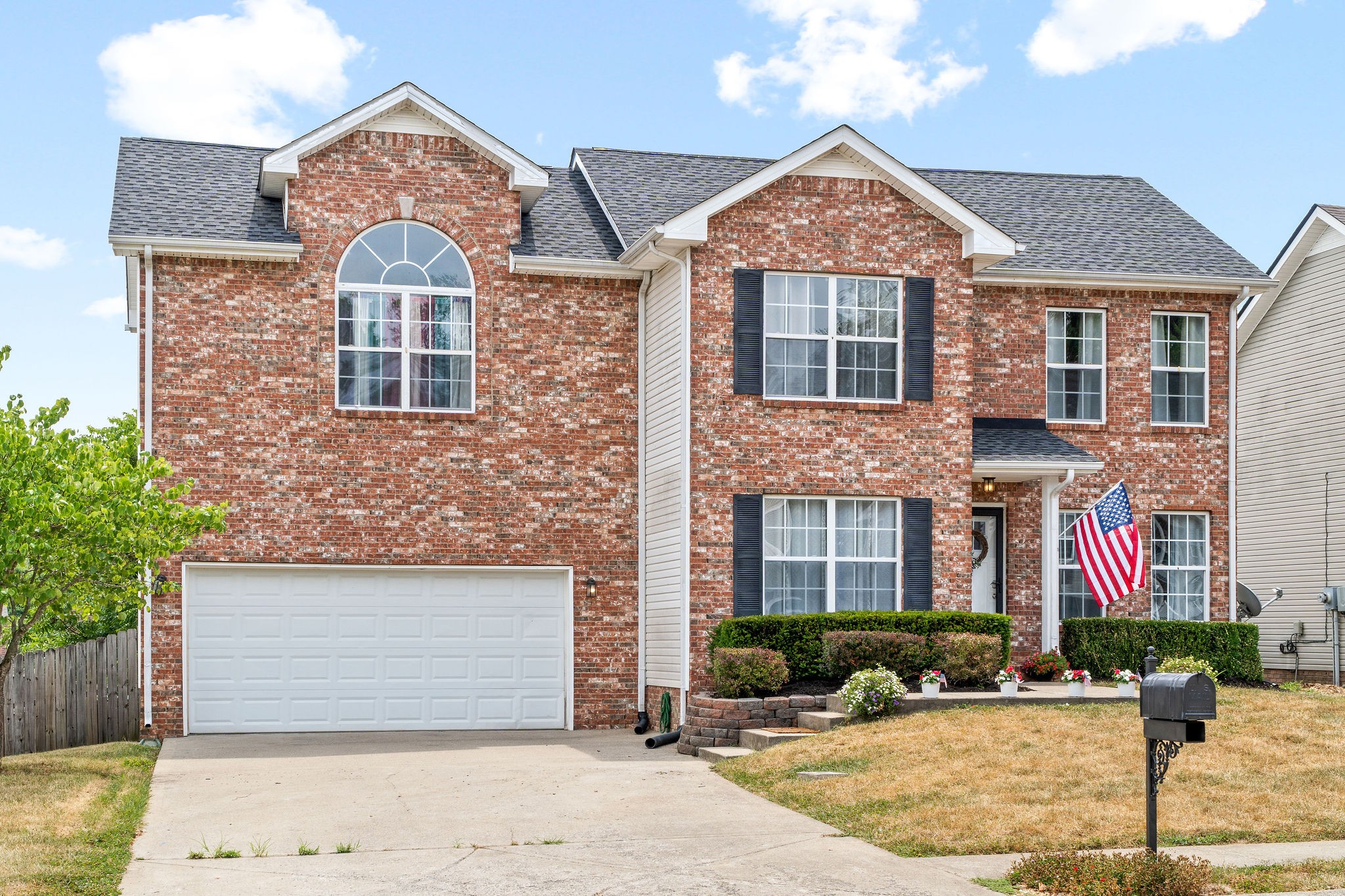 2795 Ridgepole Drive Clarksville, TN 37040 - Photo 2 of 31 Gallery Image 2